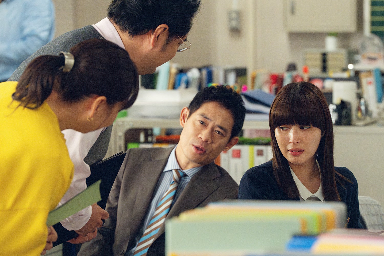 伊藤淳史、広瀬アリス「なんで私が神説教」第1話（C）日本テレビ