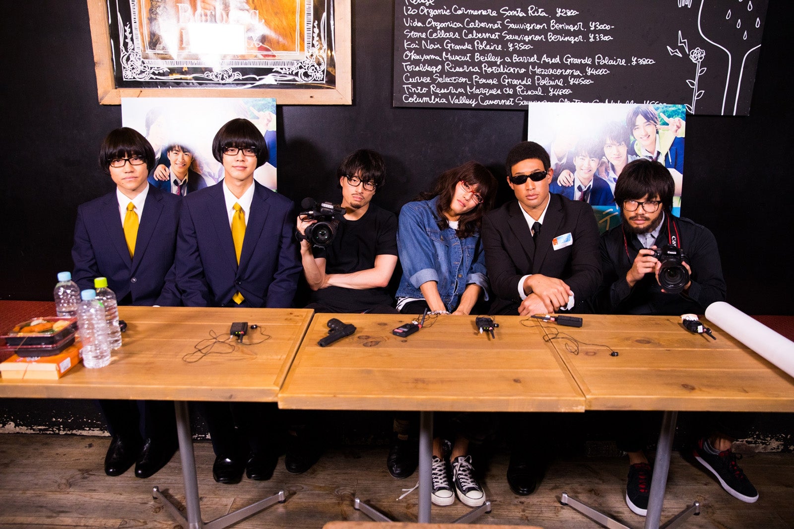 変装したメンバー（C）AbemaTV