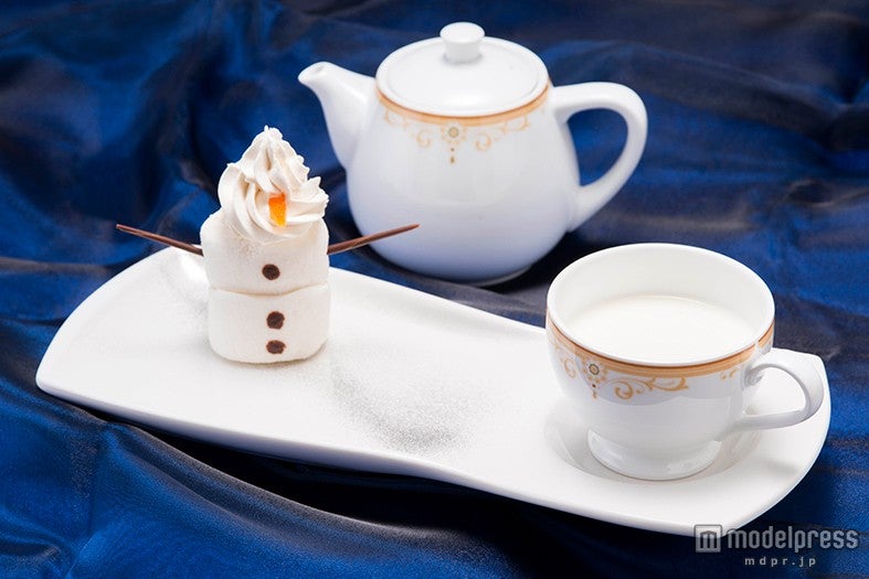 “アナとエルサのフローズンファンタジー”スペシャルノンアルコールカクテル／（C）Disney