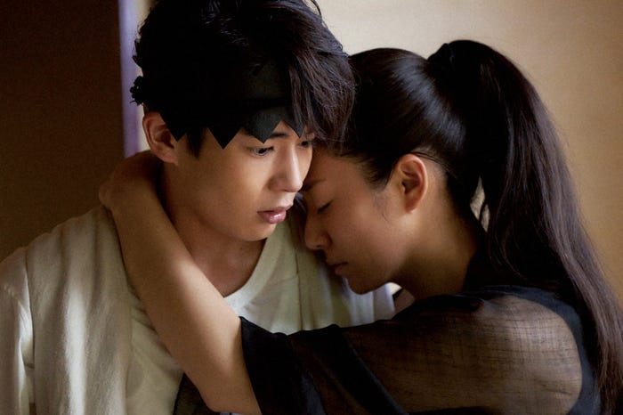 長尾謙杜、木村文乃(C)2023「岸辺露伴 ルーヴルへ行く」製作委員会(C)LUCKY LAND COMMUNICATIONS/集英社