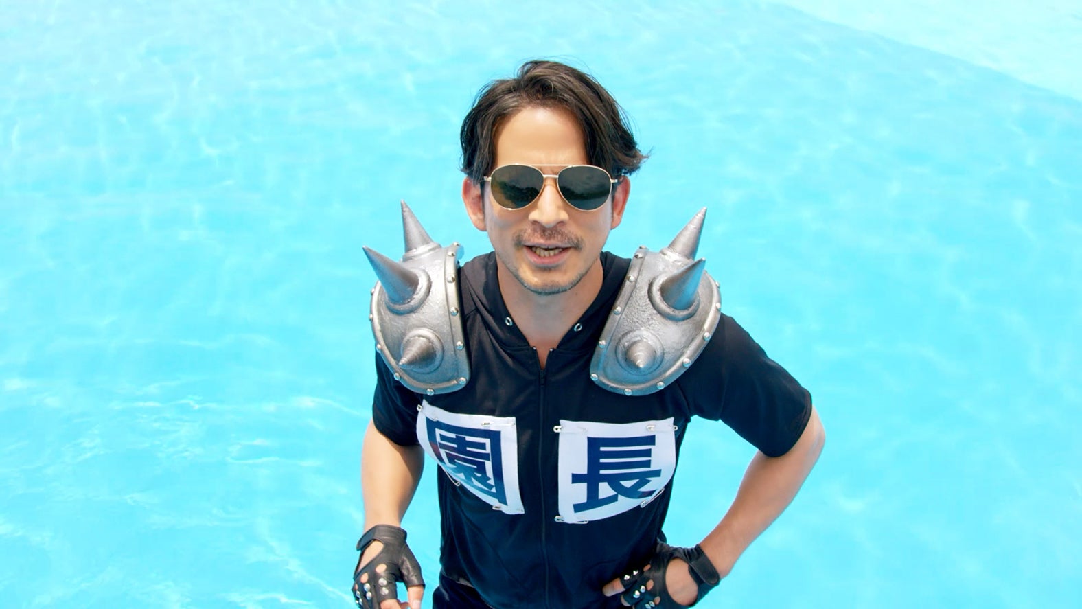 岡田准一“園長”の遊園地、マクドナルドと奇跡のコラボ 新CMで歌声披露