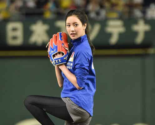 菜々緒、脚線美際立つノーバン投球 亀梨和也&満島真之介の助言も明かす
