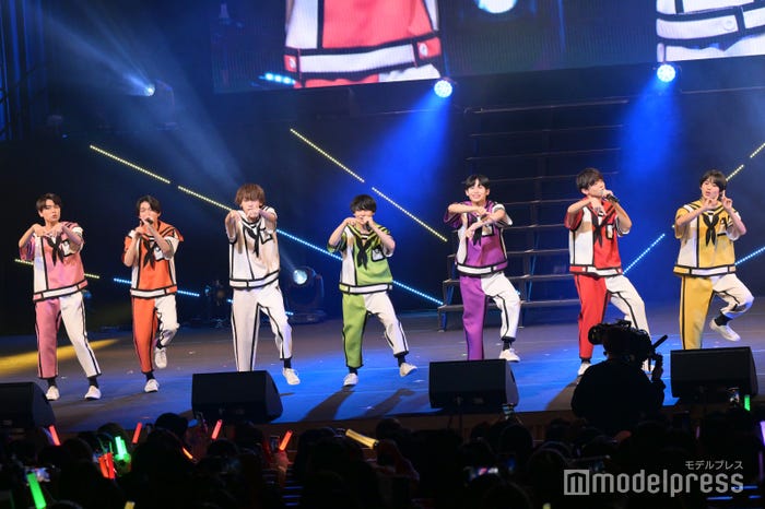 THE SUPER FRUIT(C)モデルプレス