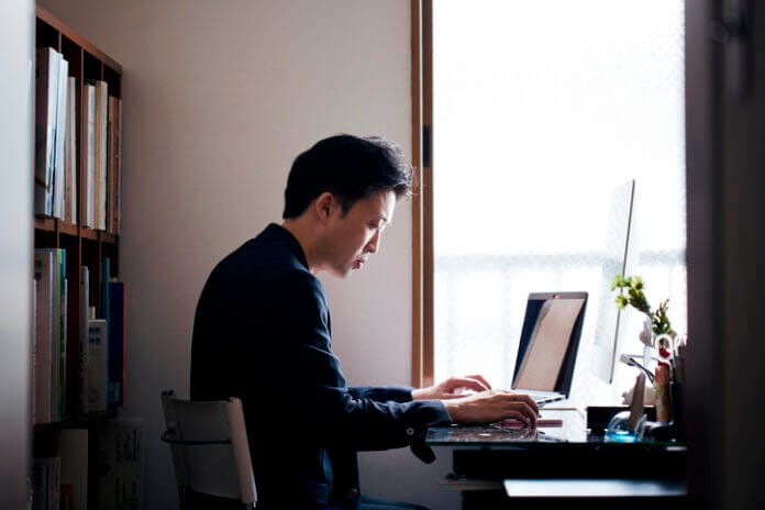 仕事ならそっとしておく