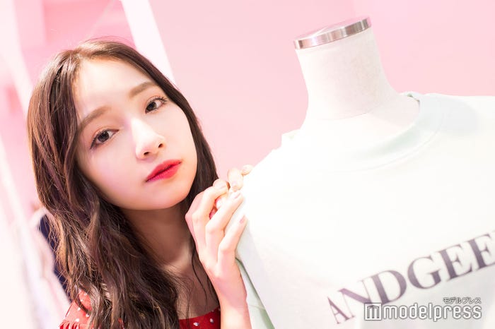 村瀬紗英/「ANDGEEBEE」ラフォーレ原宿店にて(C)モデルプレス