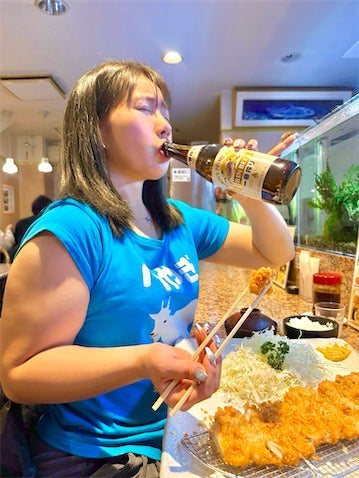 25歳・可愛すぎるトラック運転手、ムキムキ二の腕ショットが万バズ「めちゃ強そう」