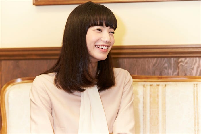 小松菜奈(C)2016 森本梢子/集英社・映画「高台家の人々」製作委員会・BeeTV