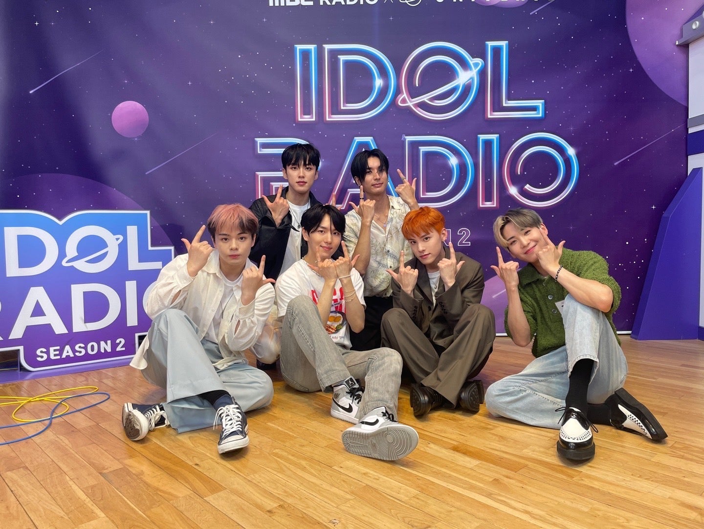 JO1、PENTAGON日本人メンバーユウト＆キノとの記念ショットに反響「また共演してほしい」