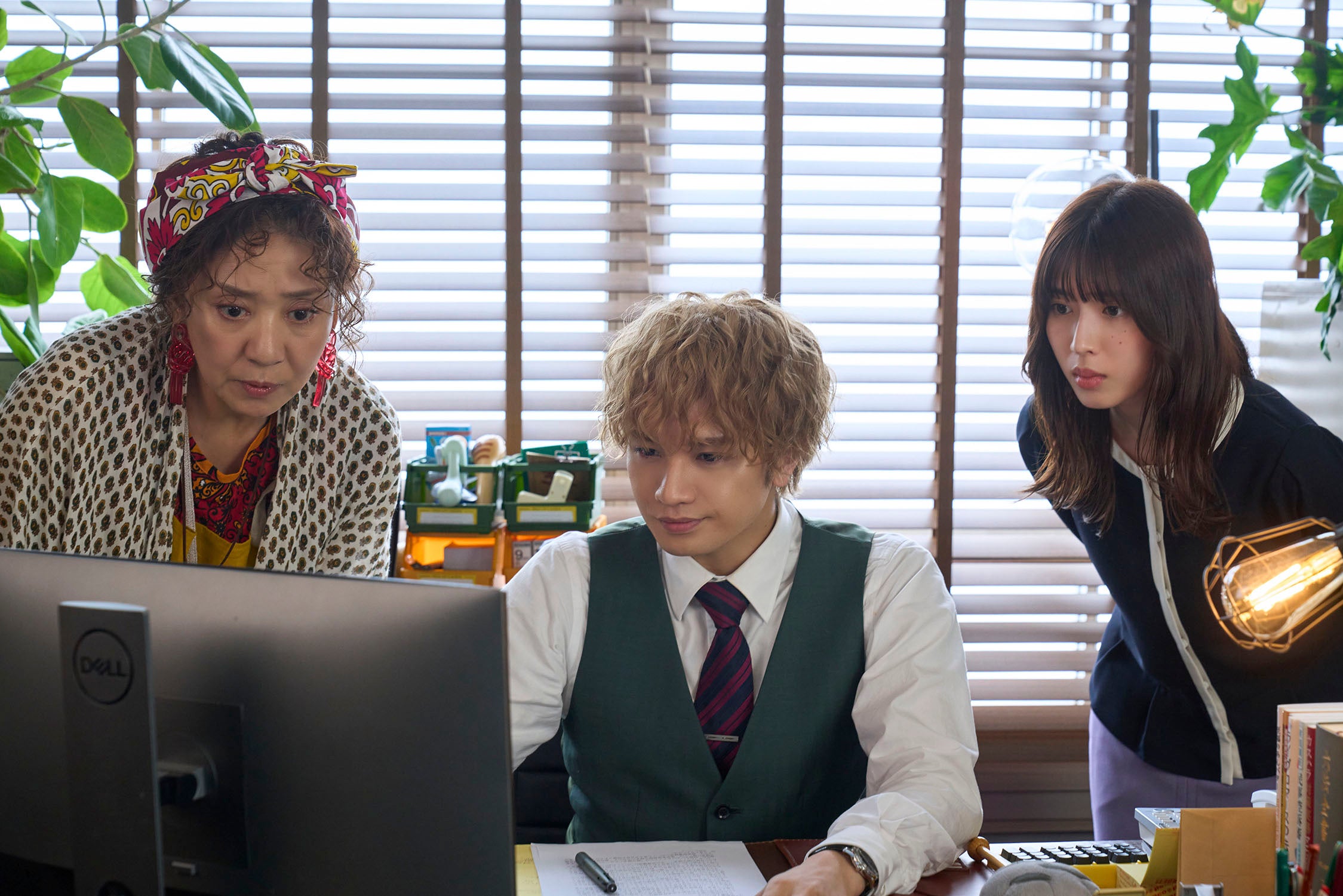 片平なぎさ、中島健人、白石聖「しょせん他人事ですから」最終話より（C）しょせん他人事ですから製作委員会