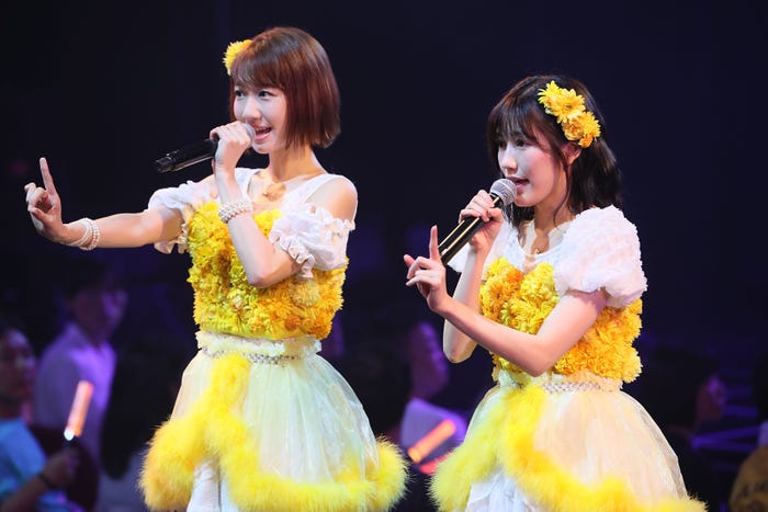 HKT48 ひまわり組+AKB48 チーム B「ただいま 恋愛中」公演(C)AKS