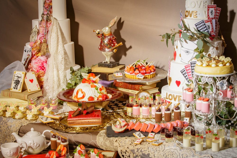 横浜&埼玉で「アリス・イン・ストロベリーランド」“不思議の国”に迷い込むいちごデザートブッフェ