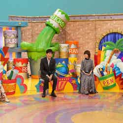（左から）戸田恵梨香、羽鳥慎一、松本伊代、おたけ（C）日本テレビ