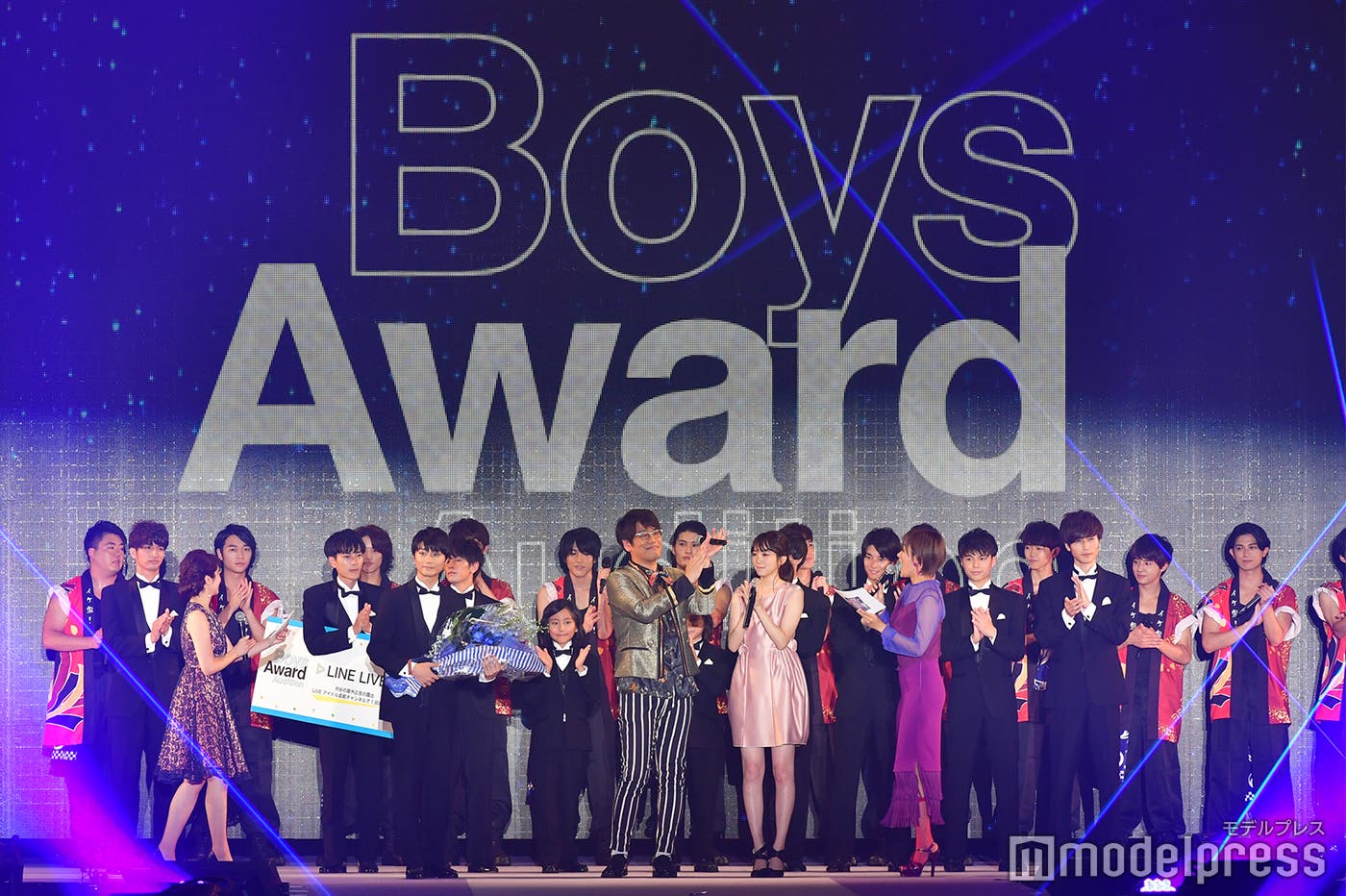 ステージの様子(C)モデルプレス