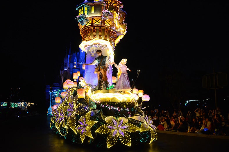 ディズニー、新「エレクトリカルパレード」全紹介 光り輝く