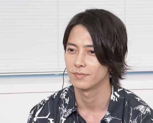 山下智久の「そばにベッタリでした」役作りを明かす「THE HEAD」バーチャル記者会見に登場