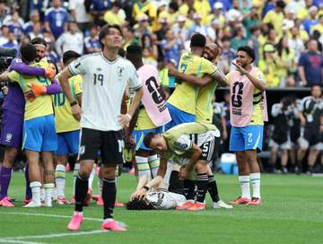 W杯試合後 ネイマールの姿に感動 泣き崩れる田中碧を見つけて傍に現れ…「田中碧の所に来てる」「胸にしみた」「涙止まらない」「良い人やな」