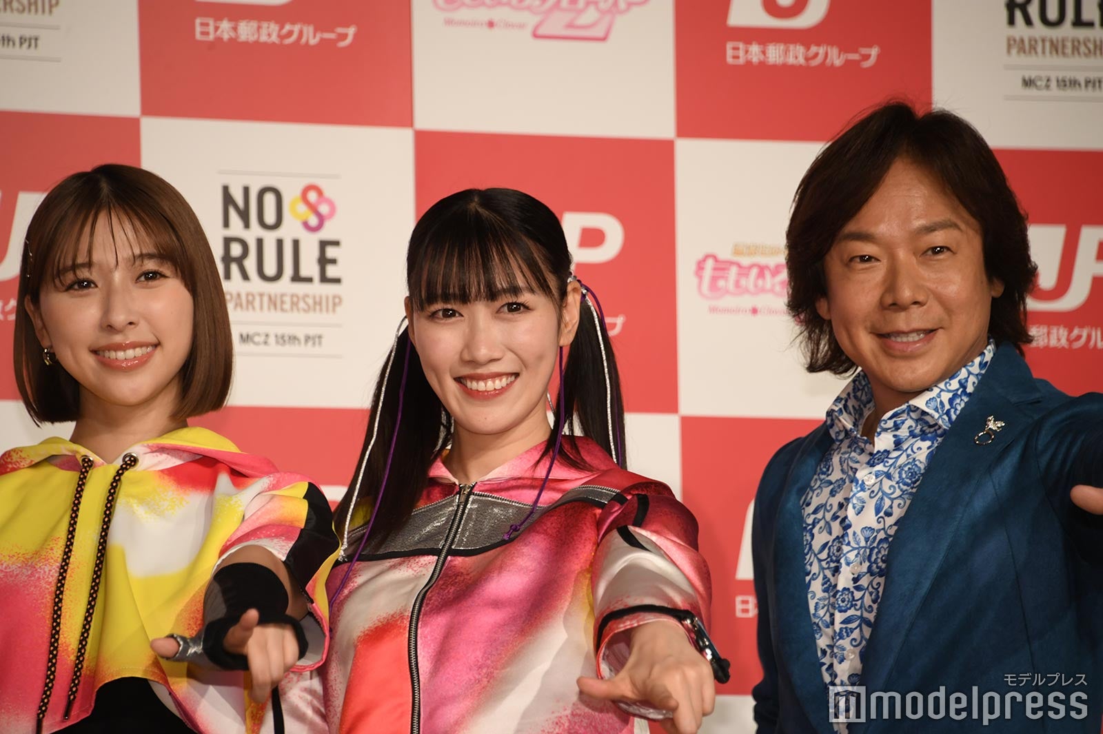 玉井詩織、高城れに、佐藤弘道（C）モデルプレス