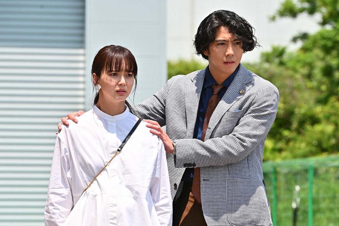 多部未華子、賀来賢人 「マイファミリー」第8話より(C)TBS