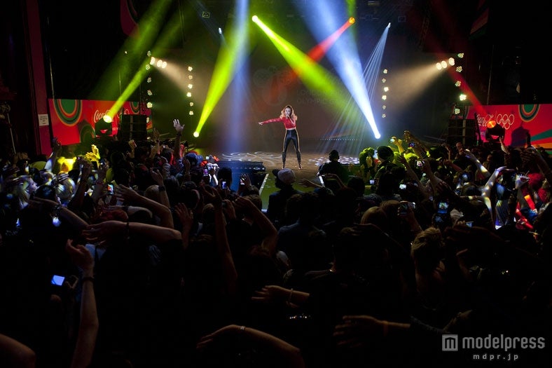 「MOVE TO THE BEAT Live in London」