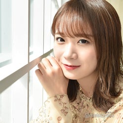 乃木坂46秋元真夏 緊張のランジェリー撮影 隠したい場所がどこも隠せていない 白石麻衣 星野みなみ公認の注目ポイントは 2nd写真集 しあわせにしたい インタビュー モデルプレス