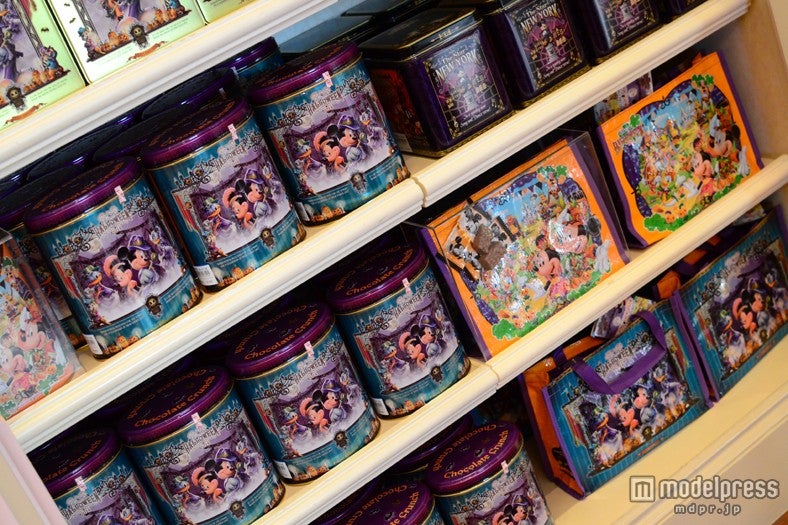 ランドとシー2つのデザインを楽しめる物も登場