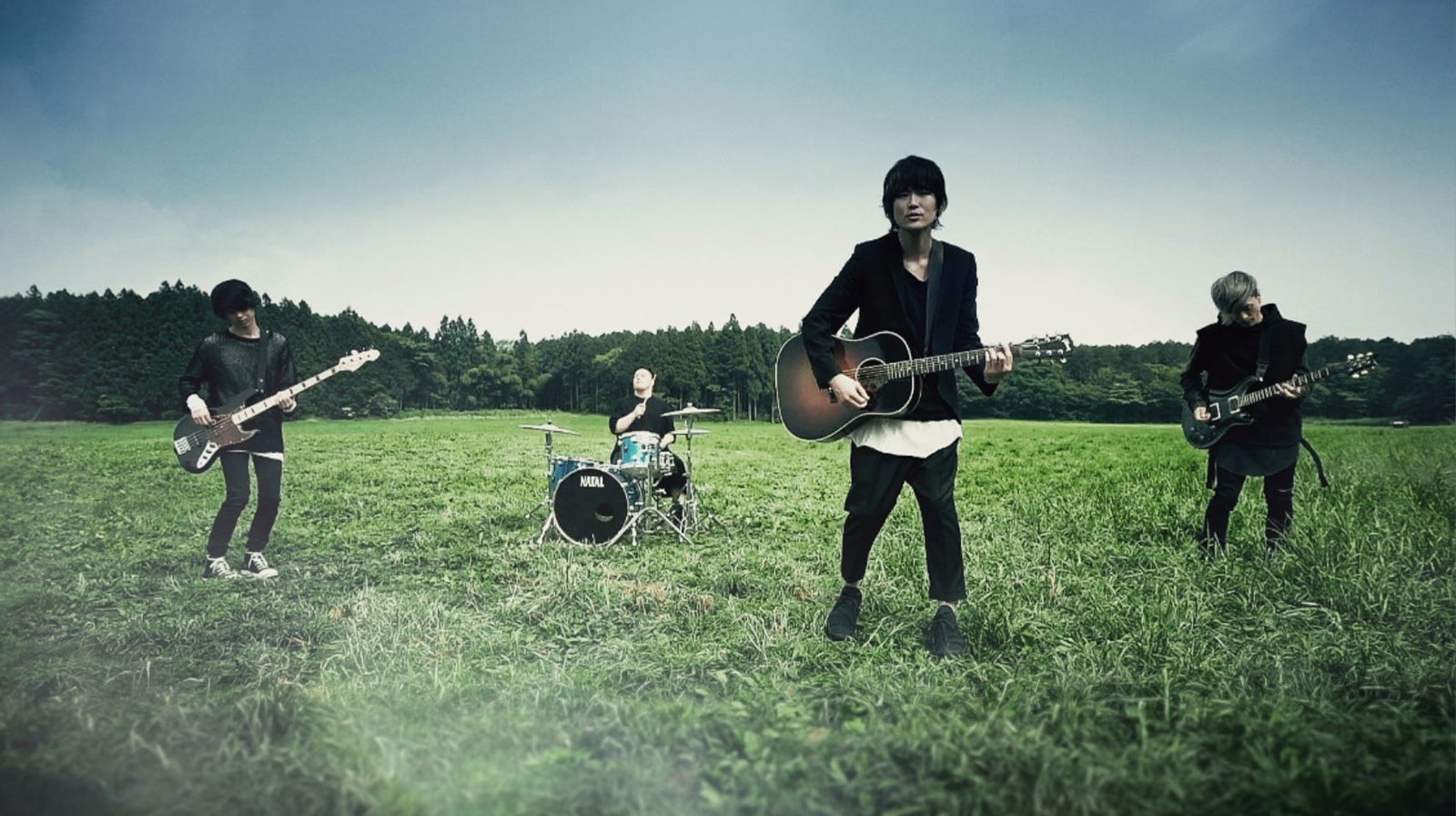 MAGIC OF LiFE「アオイシグナル」MVより