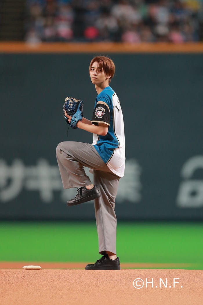 飯島寛騎(C)H.N.F.