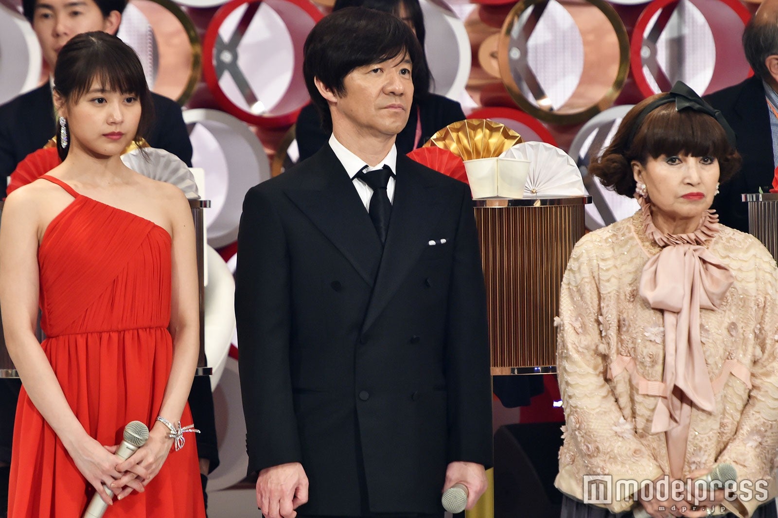 （左から）有村架純、内村光良、黒柳徹子（C）モデルプレス