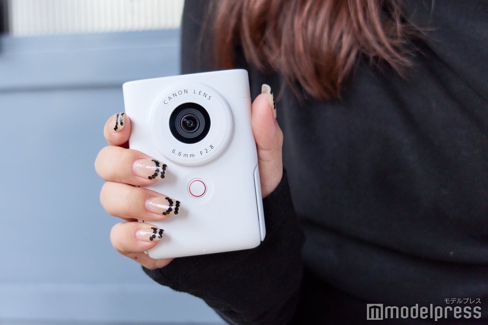 「PowerShot V10」ホワイトモデル（C）モデルプレス