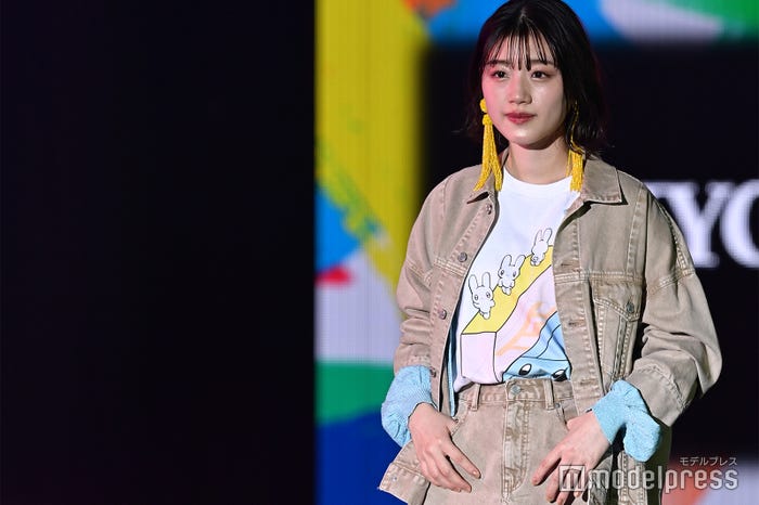 佐々木美玲(C)モデルプレス