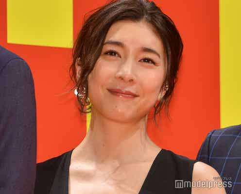 竹内結子、結婚後初の公の場 祝福の声に笑顔