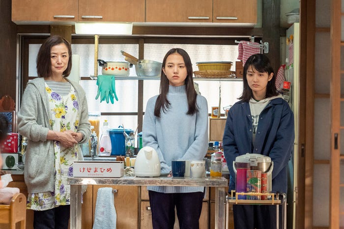 鈴木京香、清原果耶、蒔田彩珠 (C)NHK