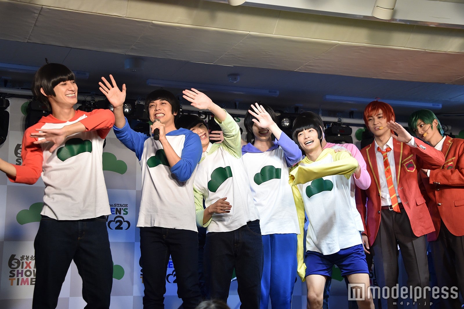 “6つ子の子守唄”を歌うカラ松・柏木佑介 （C）モデルプレス