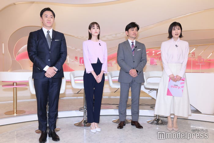 斎藤佑樹、桐谷美玲、森圭介アナウンサー、鈴江奈々アナウンサー(C)モデルプレス