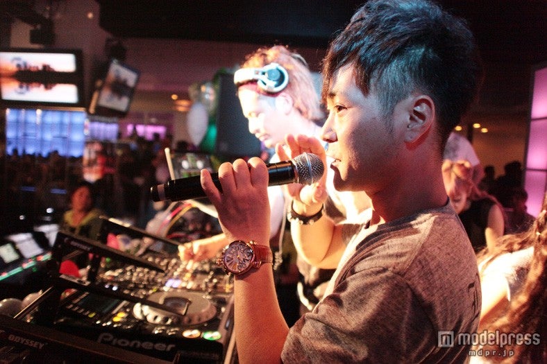 入江慎也（カラテカ）