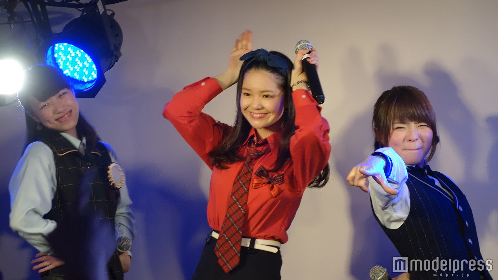 異色のオフィス系ガールズ・カプ式会社ハイパーモチベーション、社長から説教＆厳しい指令　会議で大胆発言も