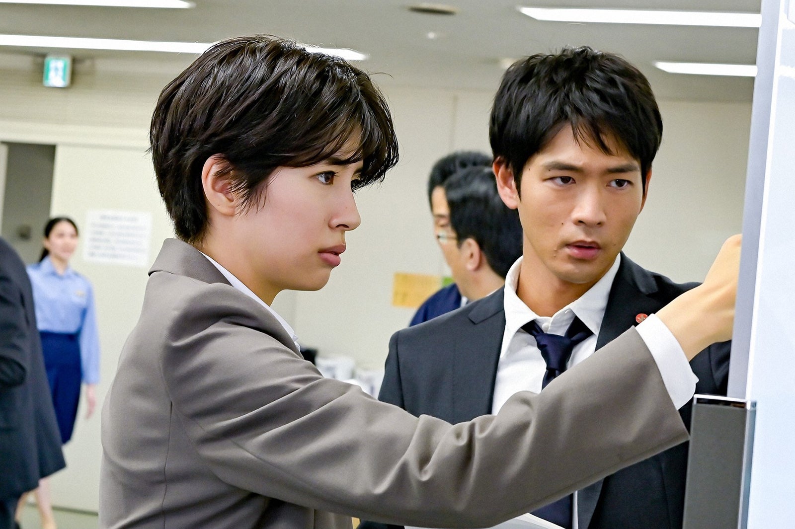 佐久間由衣、松下洸平／「最愛」第6話より（C）TBS