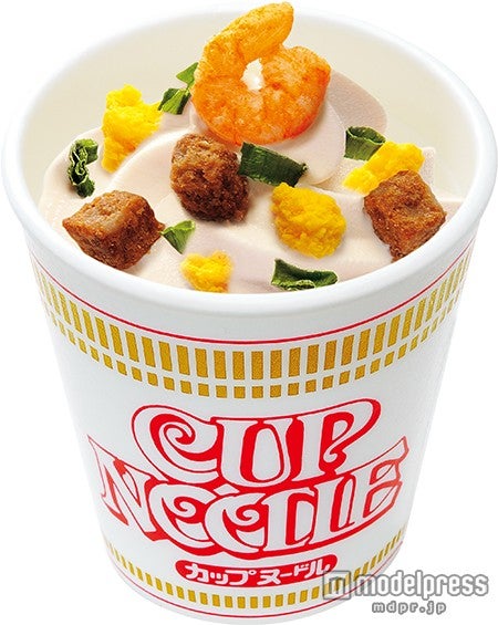 カップヌードル味のソフトクリーム2種が登場 ミンチやエビをトッピング