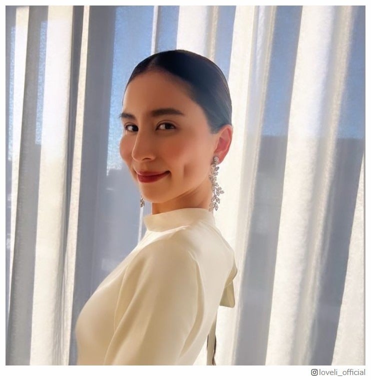 ラブリ、夫・米倉強太氏との挙式を報告 娘との3ショットも公開