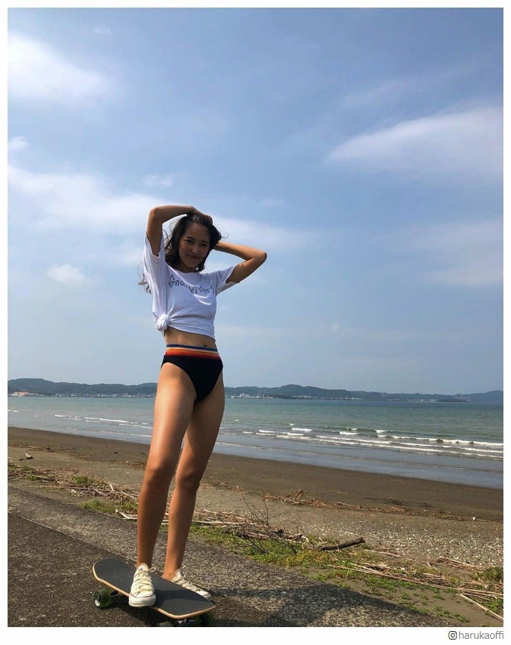 「テラスハウス」春花、美脚大胆披露 「完璧なプロポーション」の声