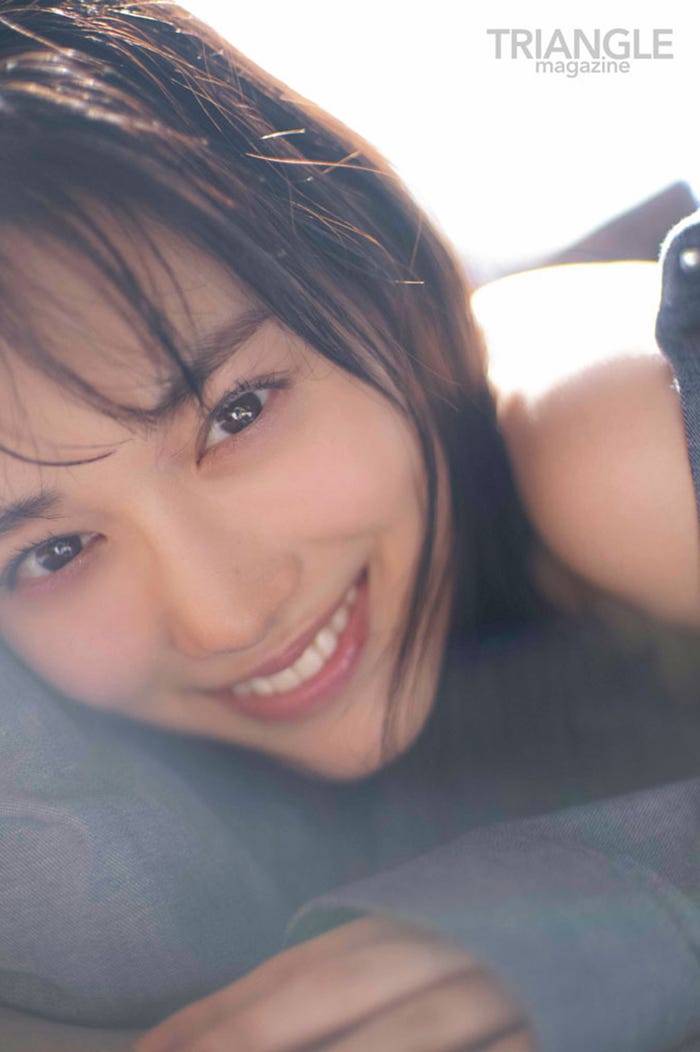 「TRIANGLE magazine 01」山下美月、TSUTAYA限定特典ポストカード(講談社)撮影/中村和孝
