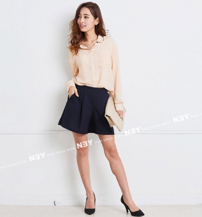 シンプルジョーゼットブラウス／シャツ「Galoo Shoppers」3,974円（税込）／画像提供：Galoo Shoppers