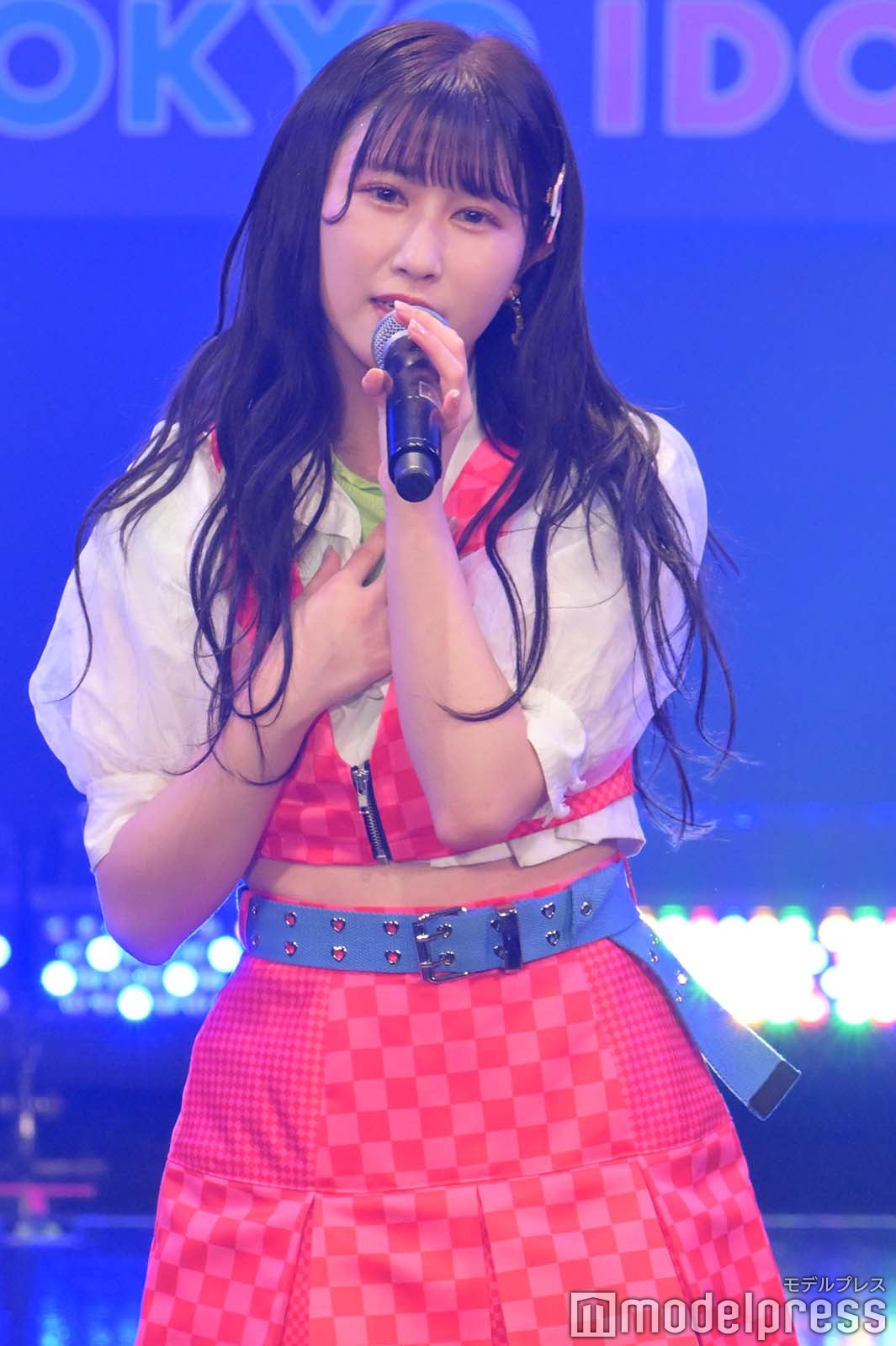 =LOVE （C）モデルプレス