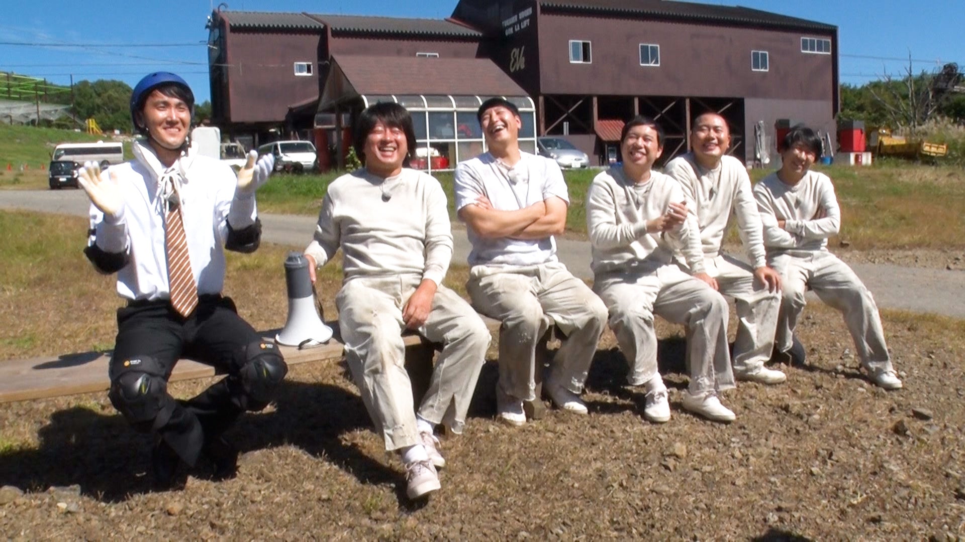 菊田竜大、松尾駿、長田庄平、せいや、岡部大、秋山寛貴 （C）フジテレビ