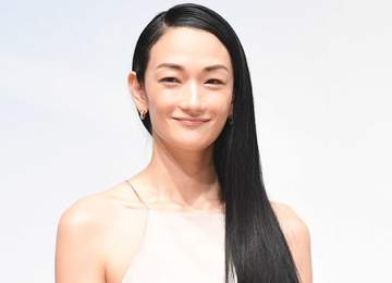 腰の位置が高っ！「どんどんかっこよく♥」21年ぶり出産の冨永愛の長男21歳 189cm母そっくり小顔でランウェー「めっちゃかっこいい！」