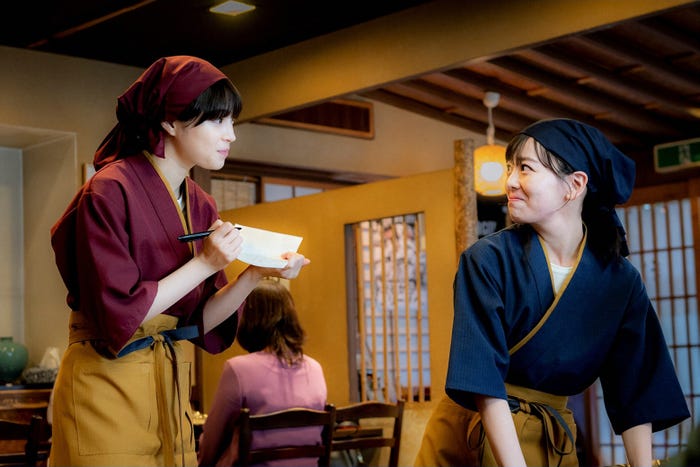 広瀬すず、伊原六花/「夕暮れに、手をつなぐ」第2話より(C)TBS