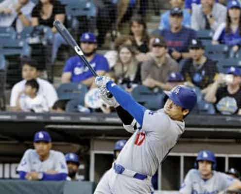 大谷翔平の衝撃弾に敵地がシ~ン グシャッの打球音&表情ゆがめるも右翼席へ NHK解説「球場もえっ!?ってなって」「あれだ入るんだ」
