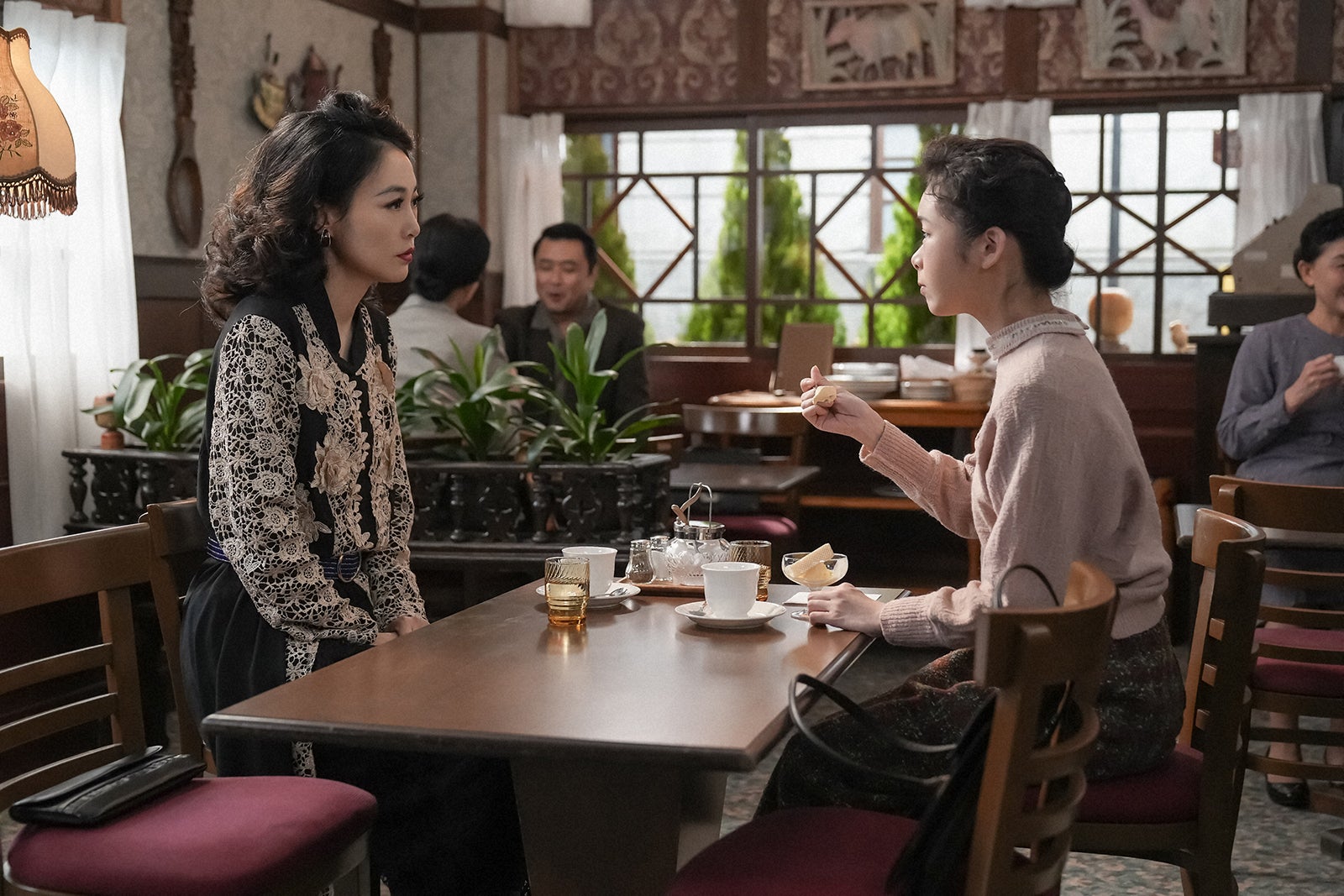 菊地凛子、趣里「ブギウギ」第112話（C）NHK