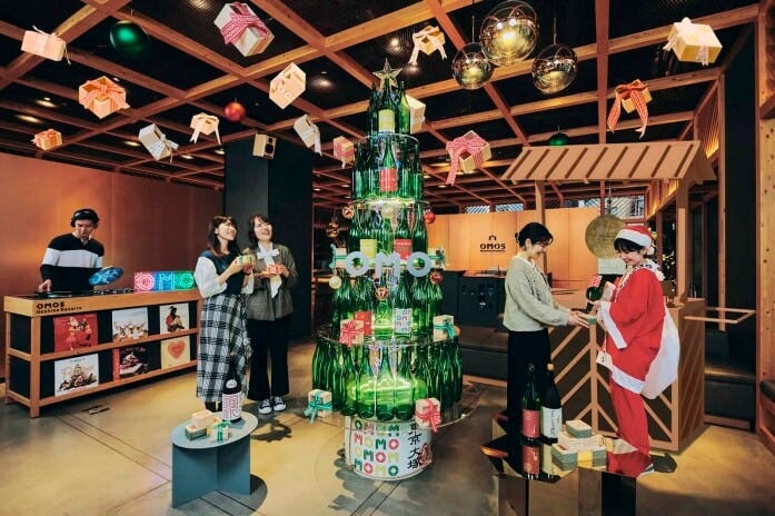 OMO5東京大塚の「日本酒クリスマスツリー」