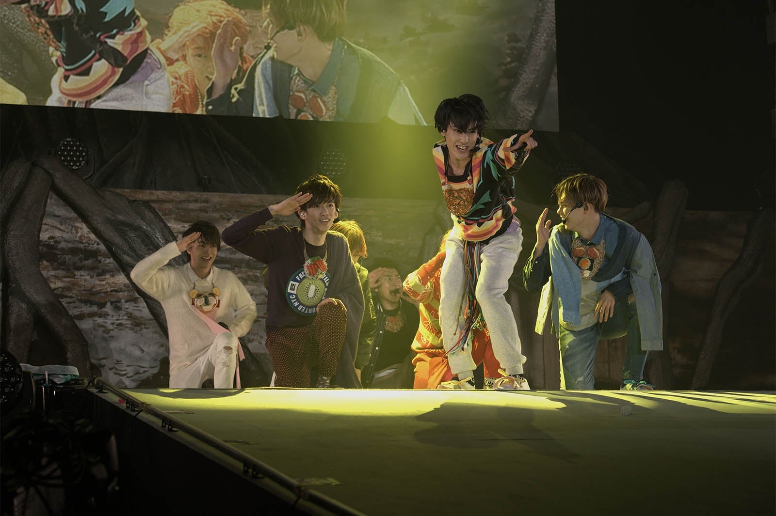 超特急／「BULLET TRAIN CHRISTMAS ONEMAN SHOW 2016 愛す。in Wonder Land 」より（写真提供：SDR）